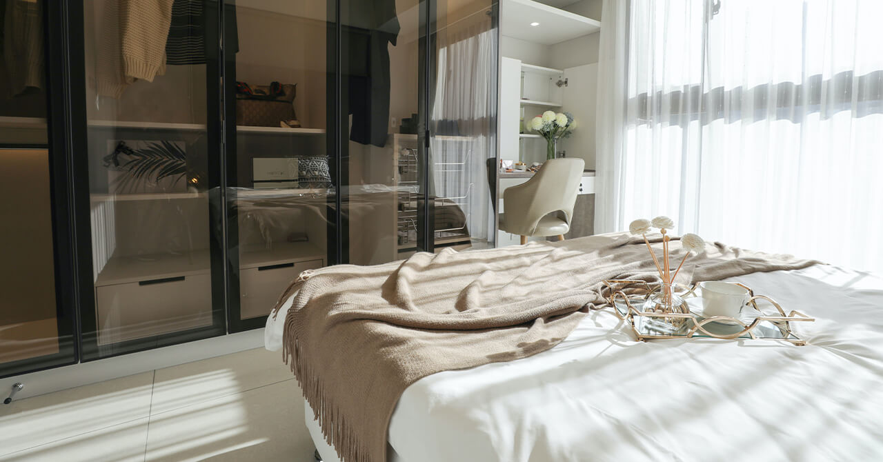 Can A Small 4ft Double Bed Fit 2 People In? Suilong UK